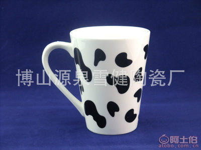 匠心独具，情意绵绵 博山源泉雪健陶瓷厂异形色釉马克杯鉴赏